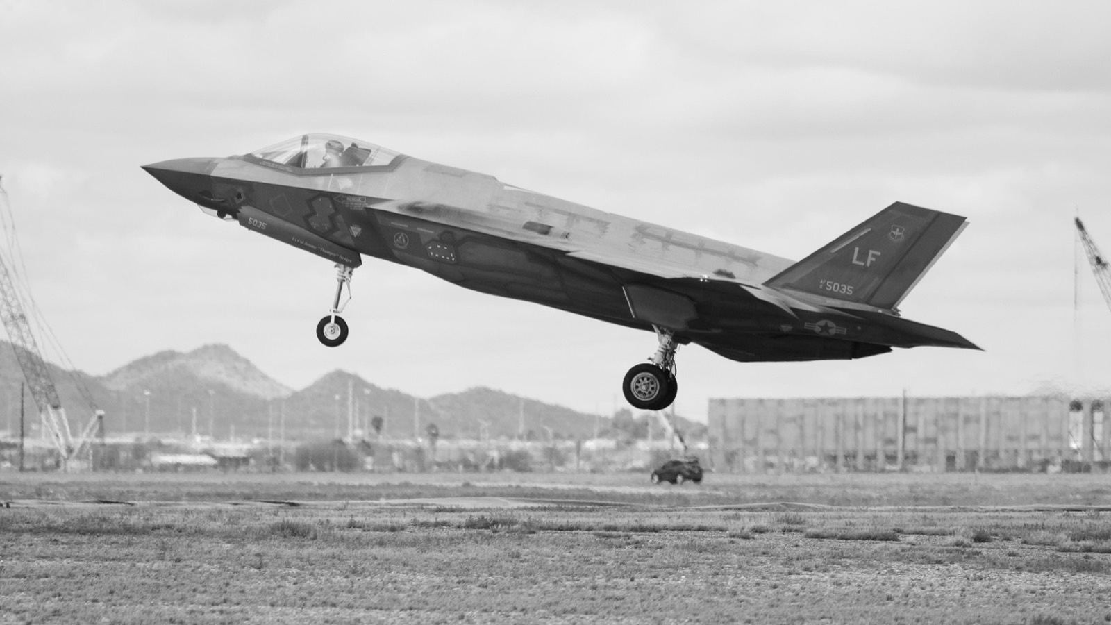 An F-35A Lightning II with the Luke Air Force Base 'LF' tail code on approach over the Arizona desert